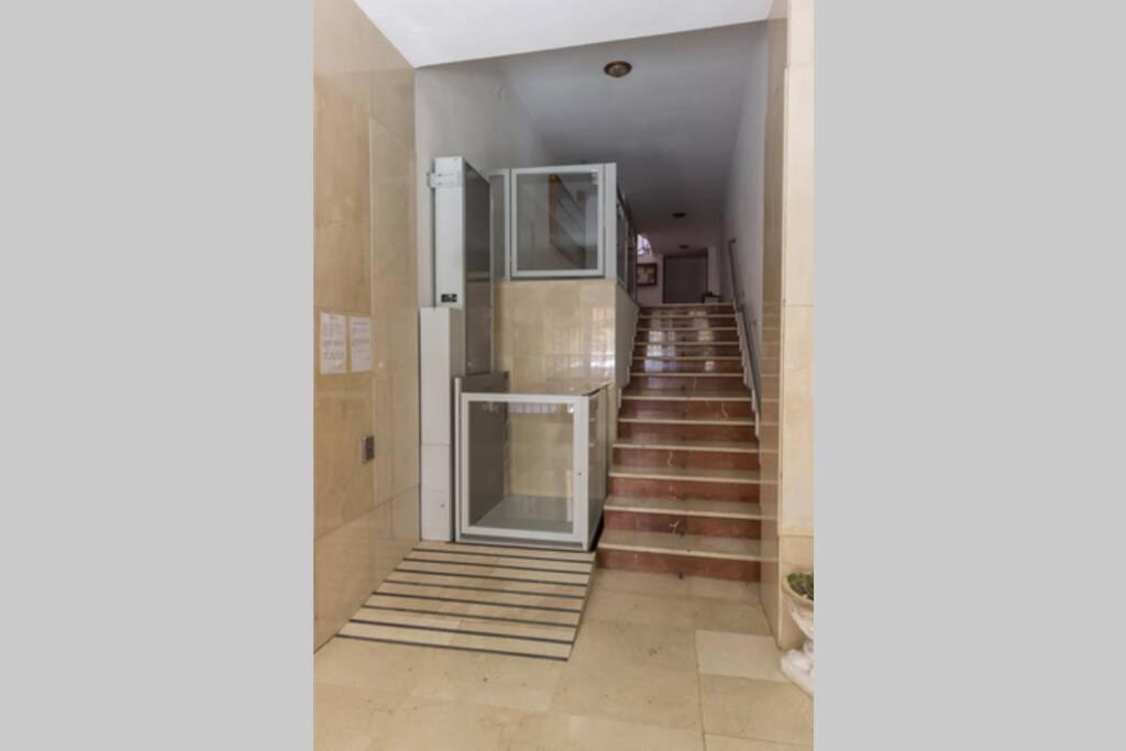 Amplio Piso Para Disfrutar Del Centro De Malaga Con Parking Gratuito Bagian luar foto