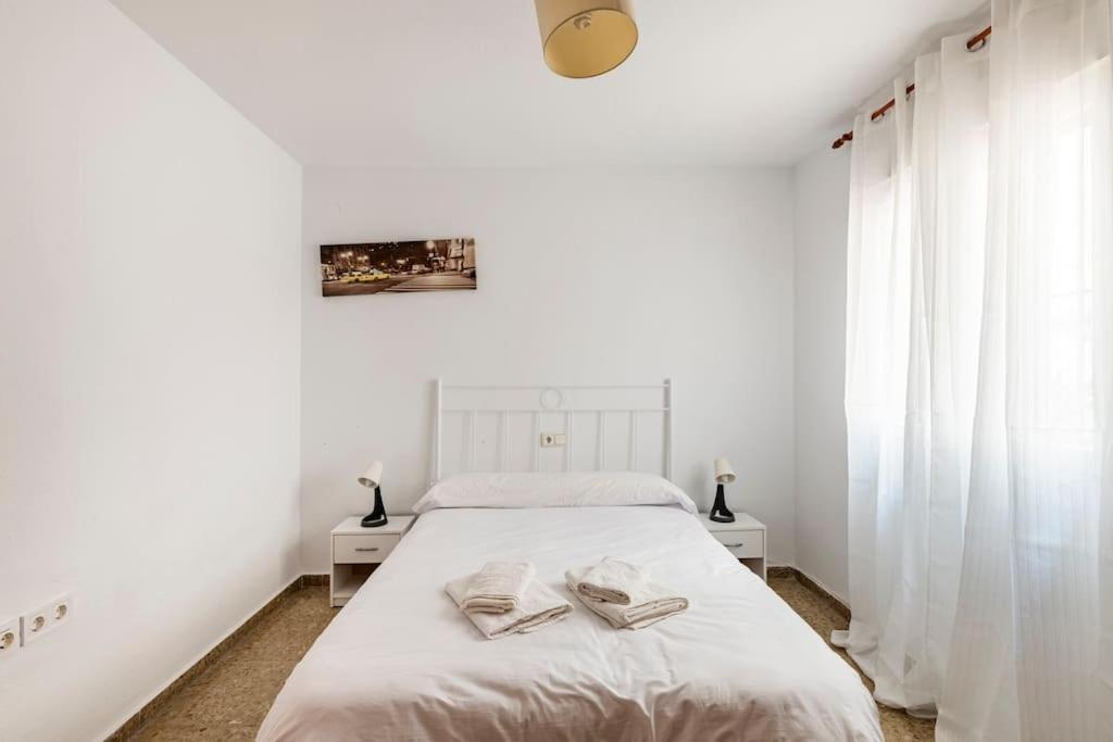 Amplio Piso Para Disfrutar Del Centro De Malaga Con Parking Gratuito Bagian luar foto