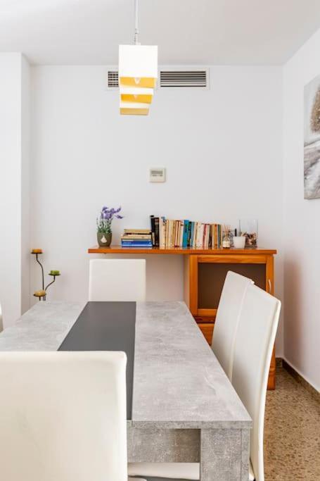 Amplio Piso Para Disfrutar Del Centro De Malaga Con Parking Gratuito Bagian luar foto