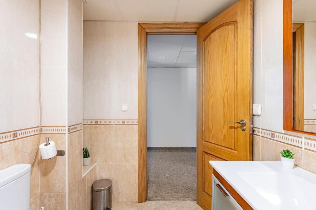 Amplio Piso Para Disfrutar Del Centro De Malaga Con Parking Gratuito Bagian luar foto