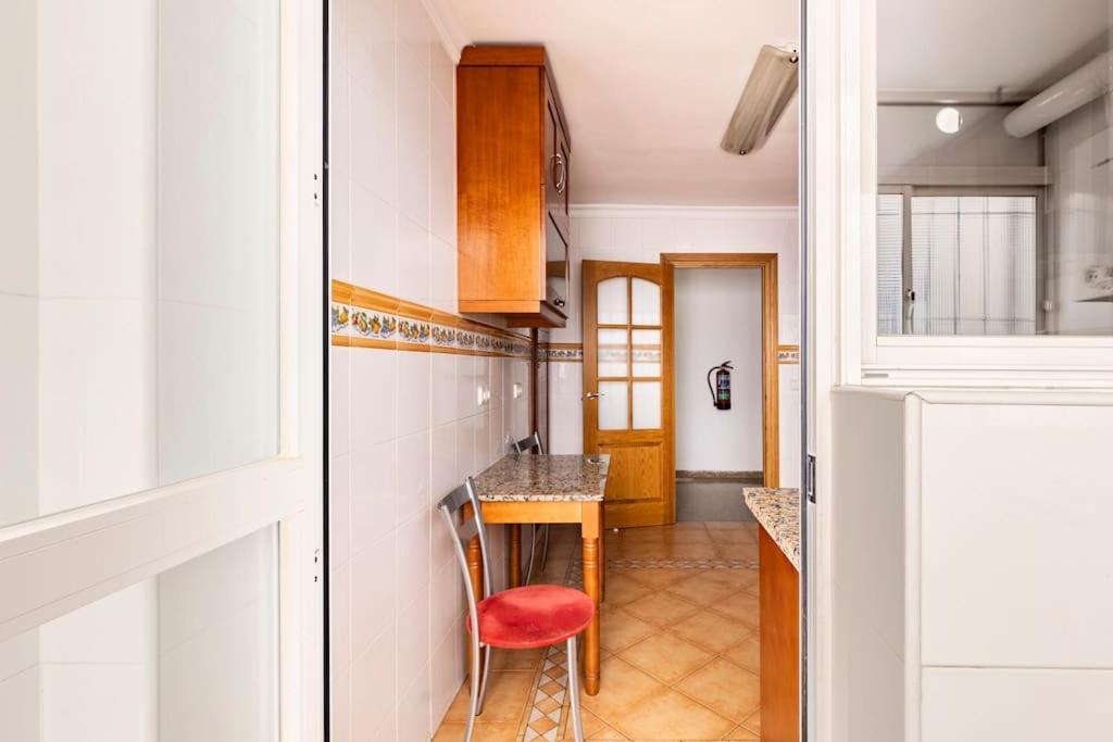 Amplio Piso Para Disfrutar Del Centro De Malaga Con Parking Gratuito Bagian luar foto