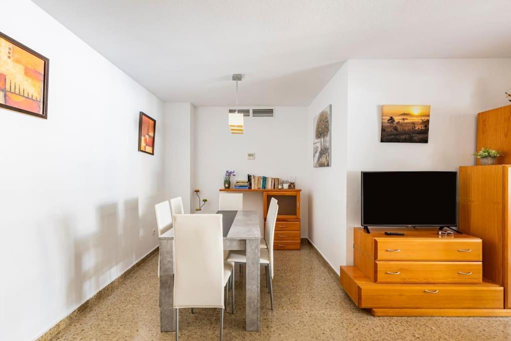 Amplio Piso Para Disfrutar Del Centro De Malaga Con Parking Gratuito Bagian luar foto