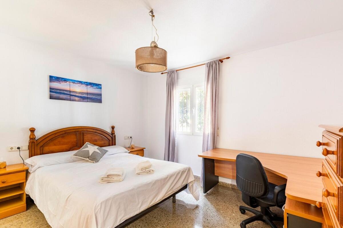 Amplio Piso Para Disfrutar Del Centro De Malaga Con Parking Gratuito Bagian luar foto